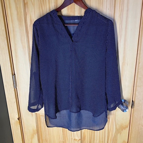 WOMANS DRESSY NAVY BLUE SHEER POLKA DOT HIGH LOW TOP SIZE MEDIUM - Picture 1 of 5